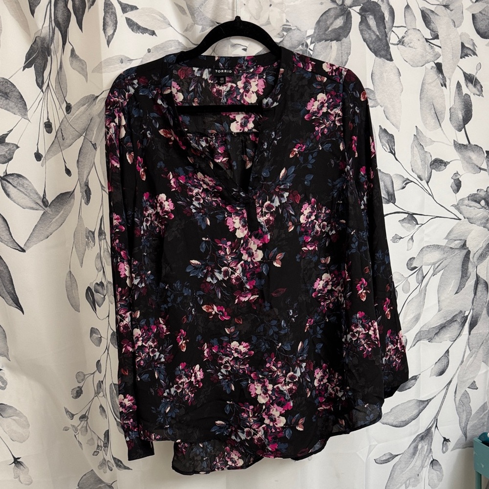 torrid Black Floral V-Neck Blouse with Pink and Blue Blossoms